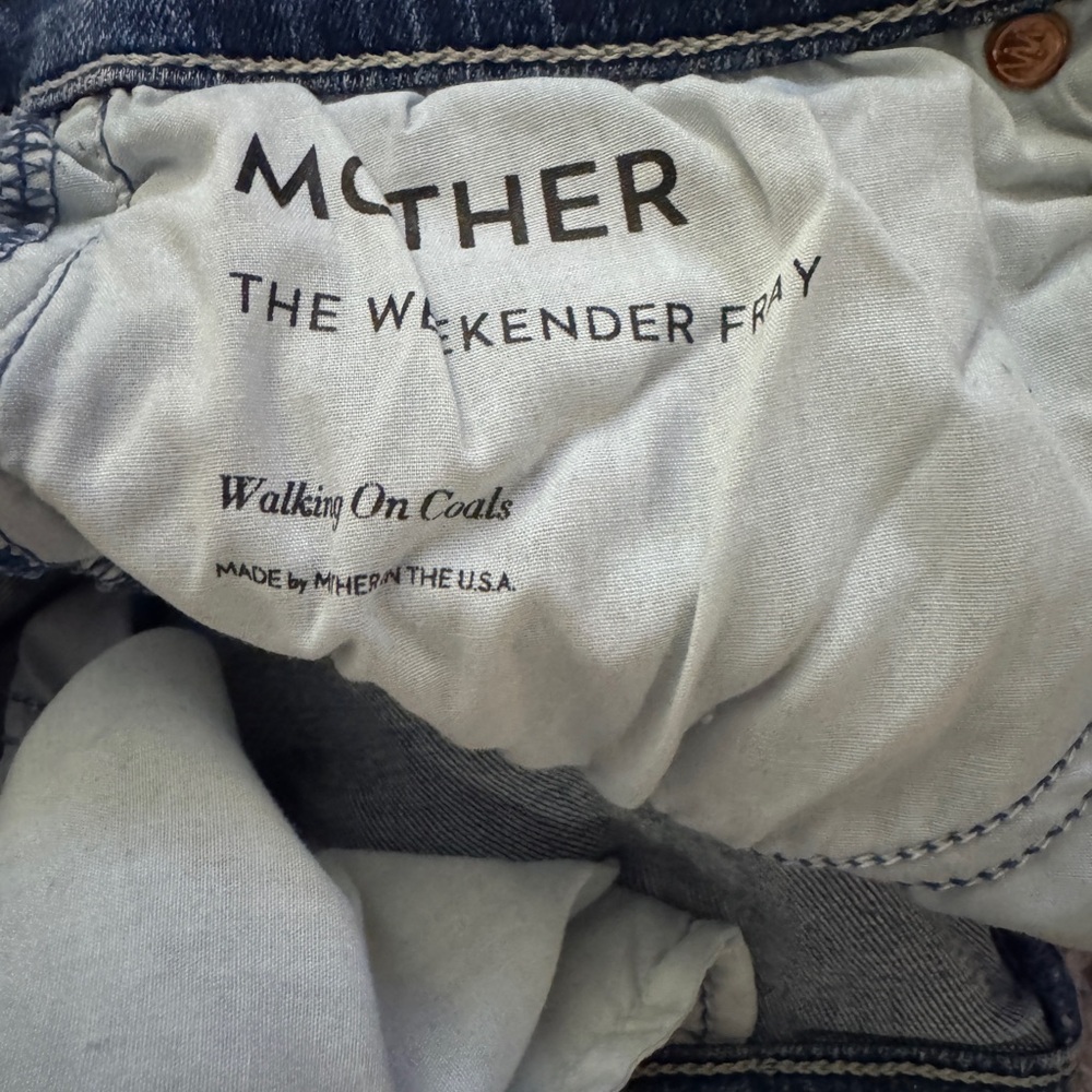 MOTHER The Weekend Fray Jeans 'Walking on Coals' Wash - Picture 8 of 9